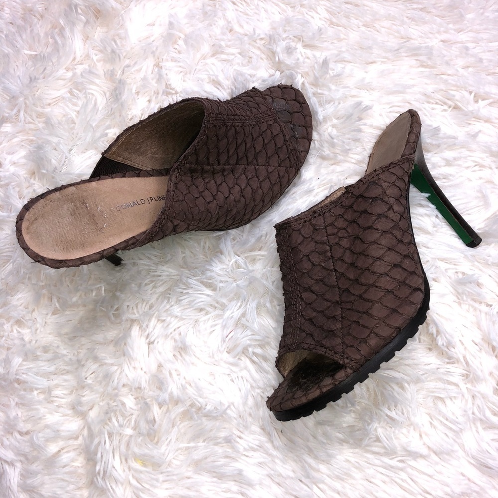 Lisa for Donald J Pliner brown heeled mules